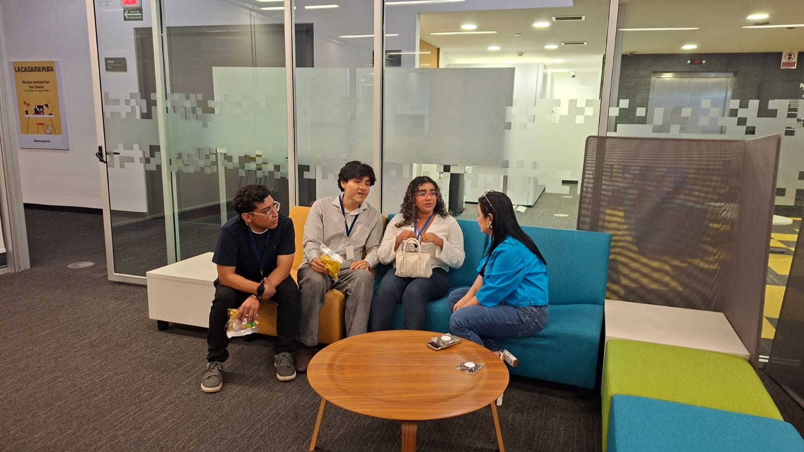 Equipo durante un evento tecnológico